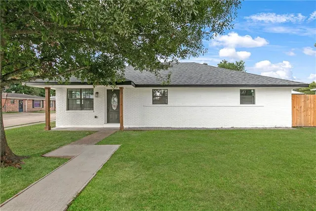 $325,000 | 600 Central Avenue, Jefferson, LA 70121