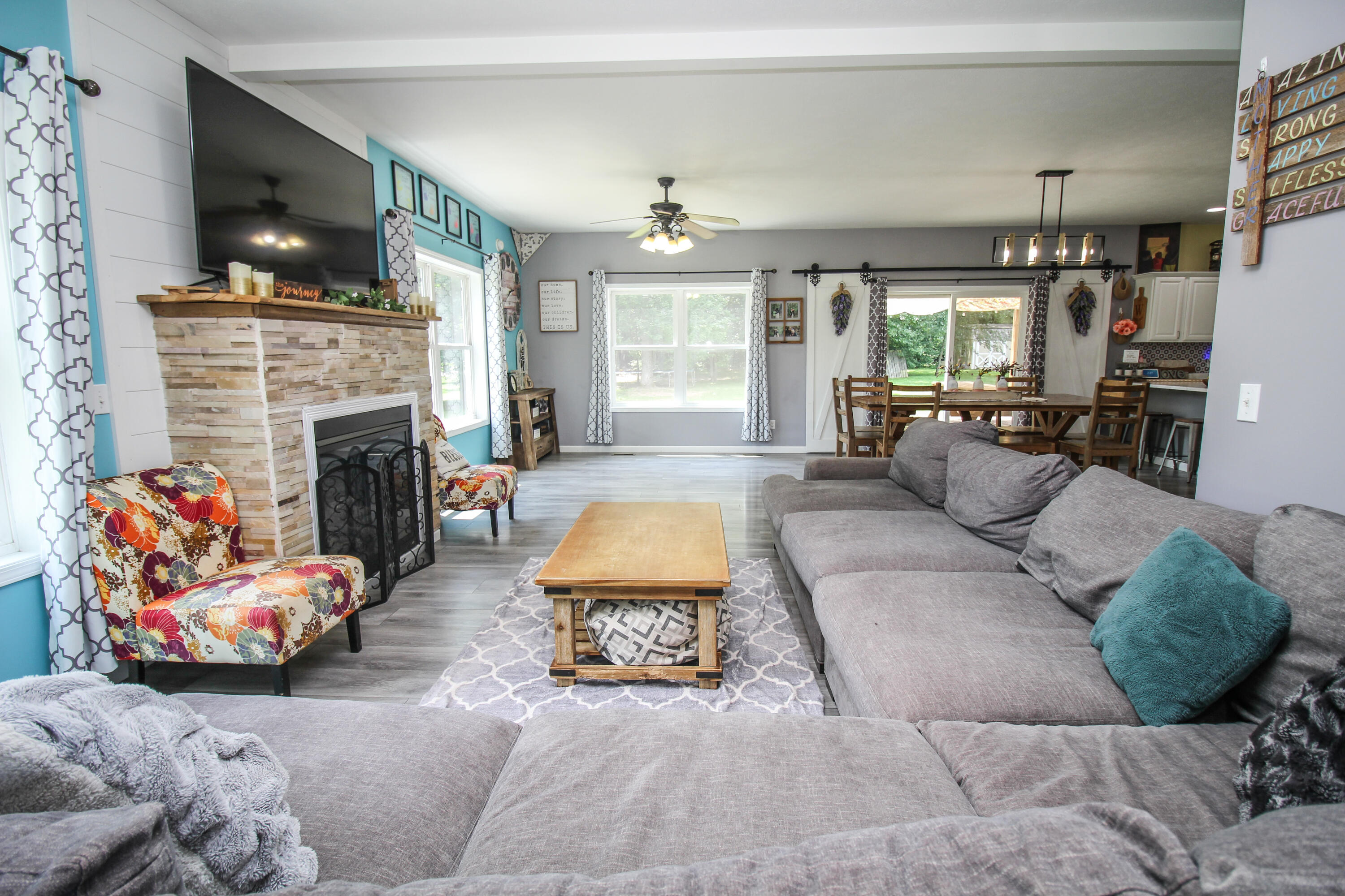 56056 Truman Drive Three Rivers, MI 49093 - Photo 17 of 57 Living Room