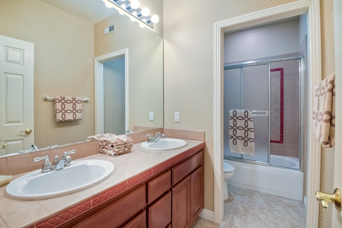 2414 Old Ranch Road Escondido, CA 92027 - Photo 12 of 24