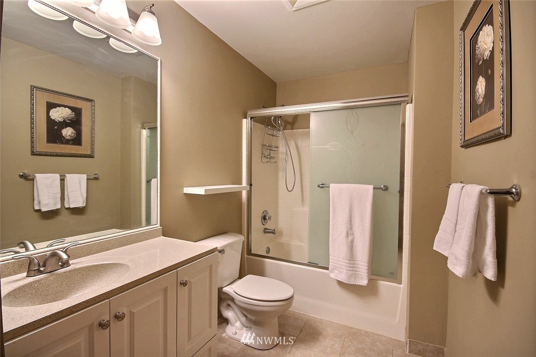 2522 Northeast 2nd Place Renton, WA 98056 - Photo 15 of 21