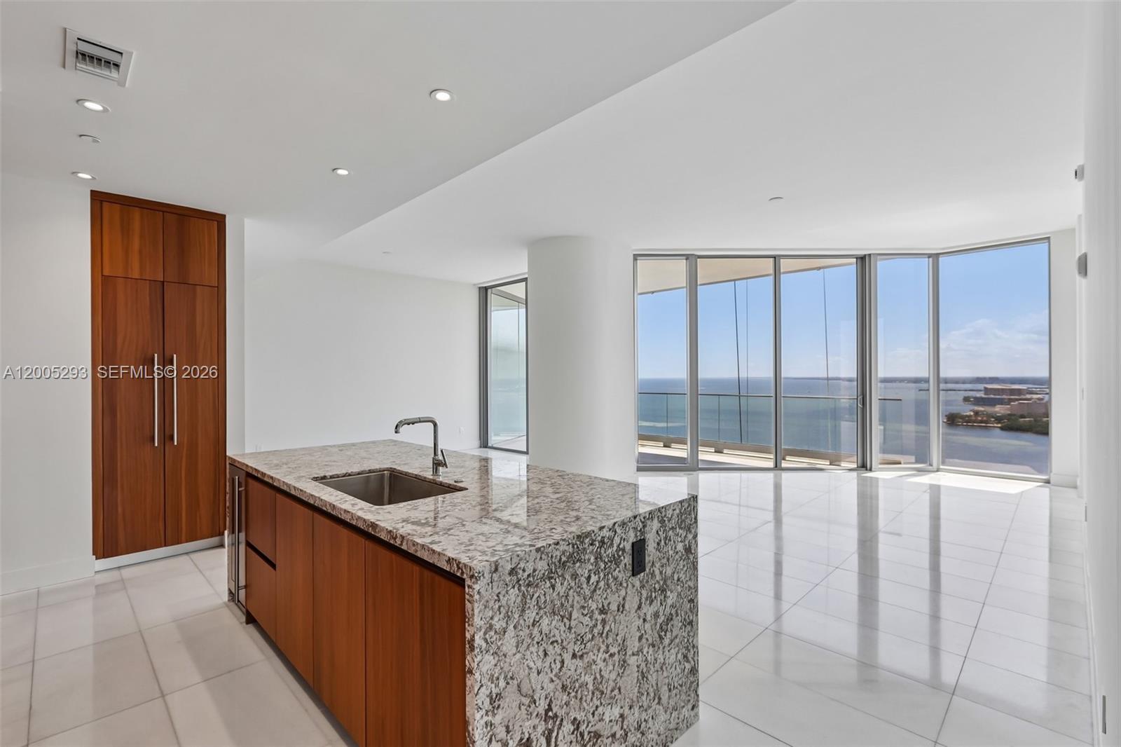 175 Southeast 25th Road, Unit 2803 Miami, FL 33129 - Photo 29 of 56