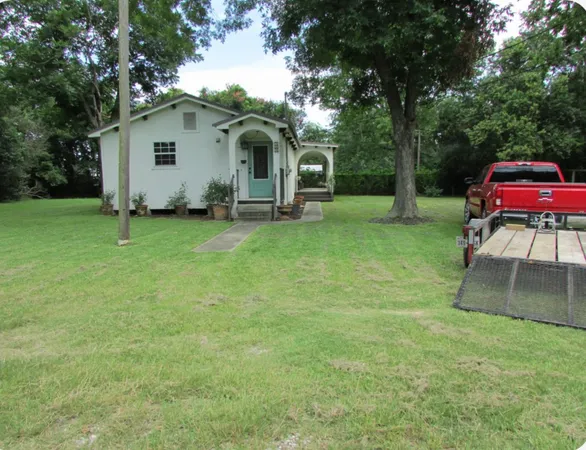 $179,900 | 363 West Santa Fe Street, Conroe, TX 77301