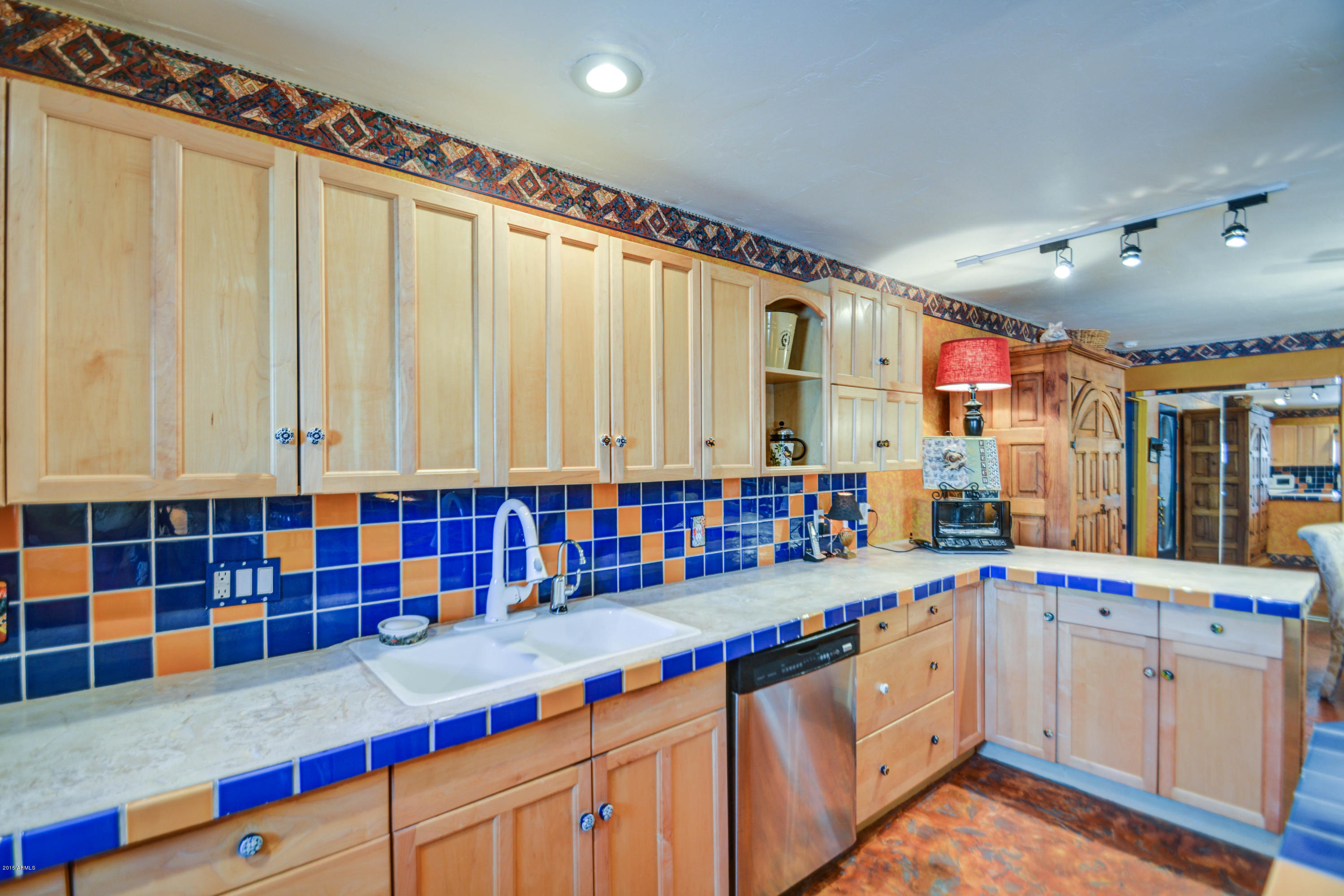 5582 South Jacaranda Road Gold Canyon, AZ 85118 - Photo 4 of 43 CUSTOM CABINET DETAIL