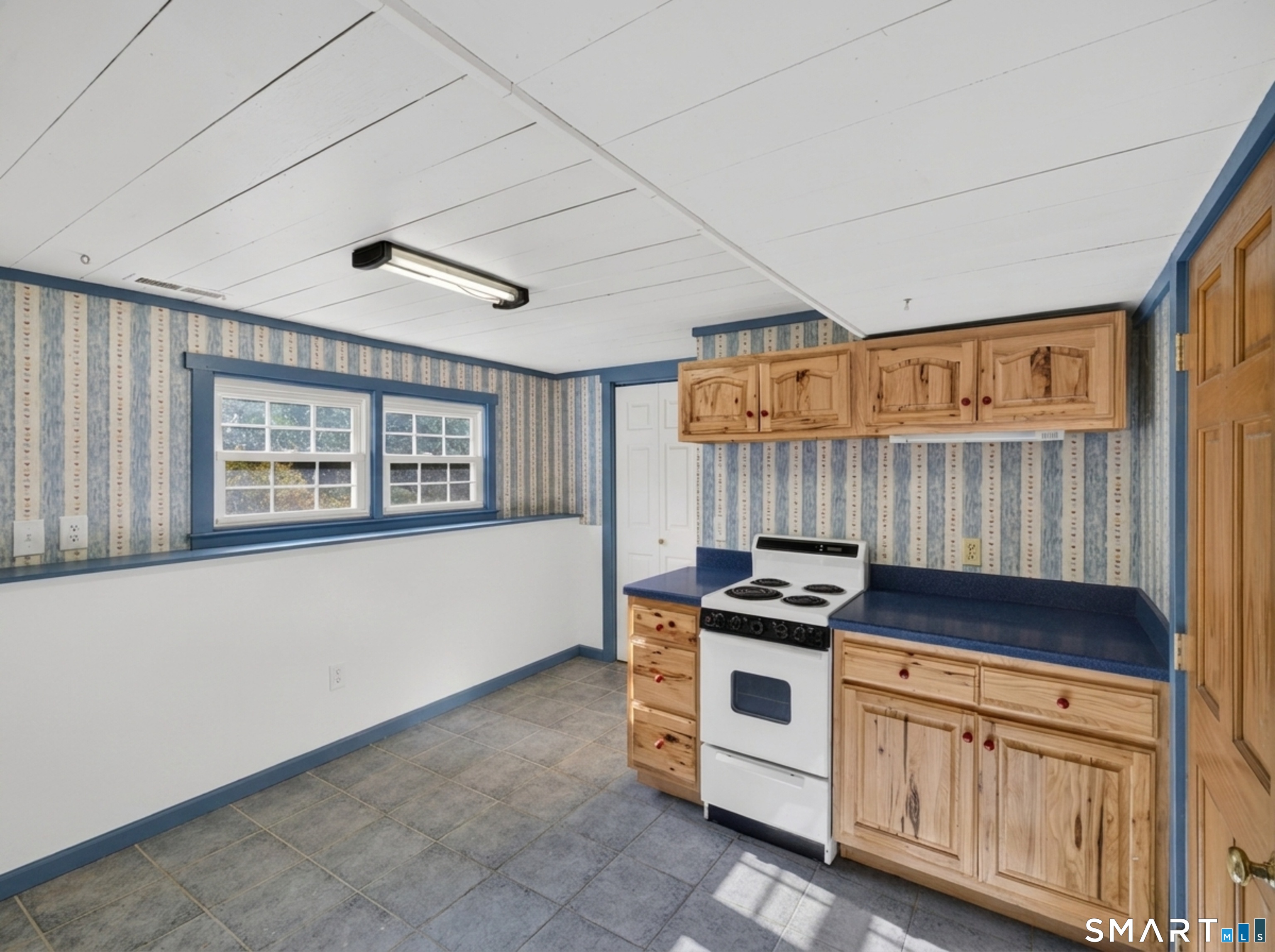 53 Orchard View Road Guilford, CT 06437 - Photo 28 of 40 Kitchen in lower level