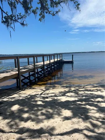 a view of a water fountain