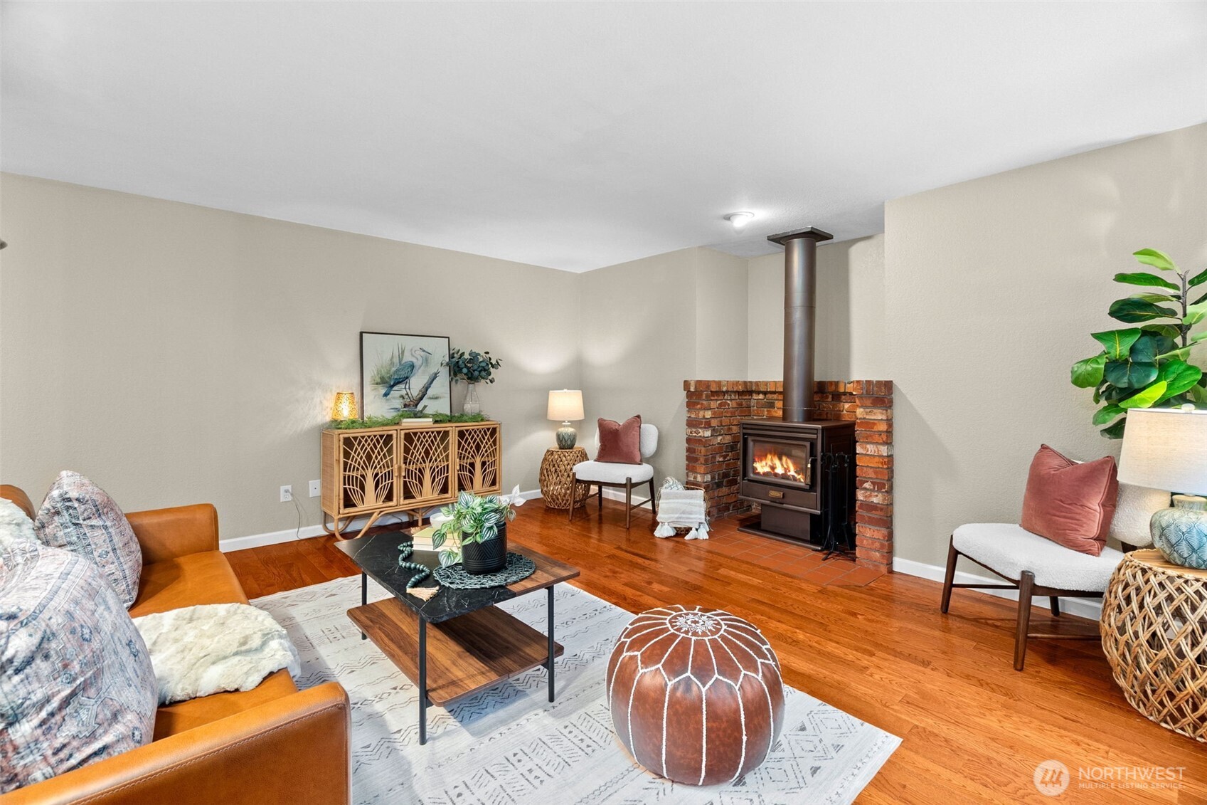 615 Clark Street Southwest Tumwater, WA 98512 - Photo 18 of 27 a living room with furniture and a wooden floor