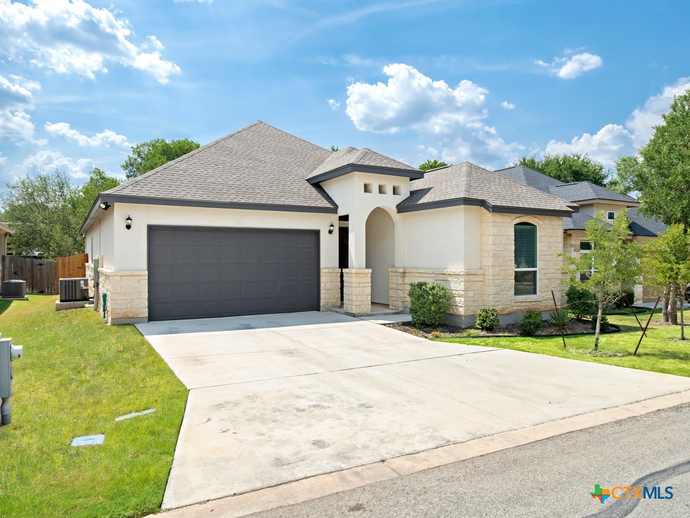 530 Carriage House Spring Branch, TX 78070 - Photo 3 of 28