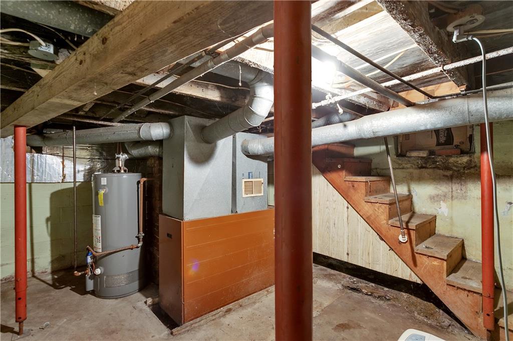 304 Beech Street Vandergrift, PA 15690 - Photo 21 of 25 a view of a porch with furniture