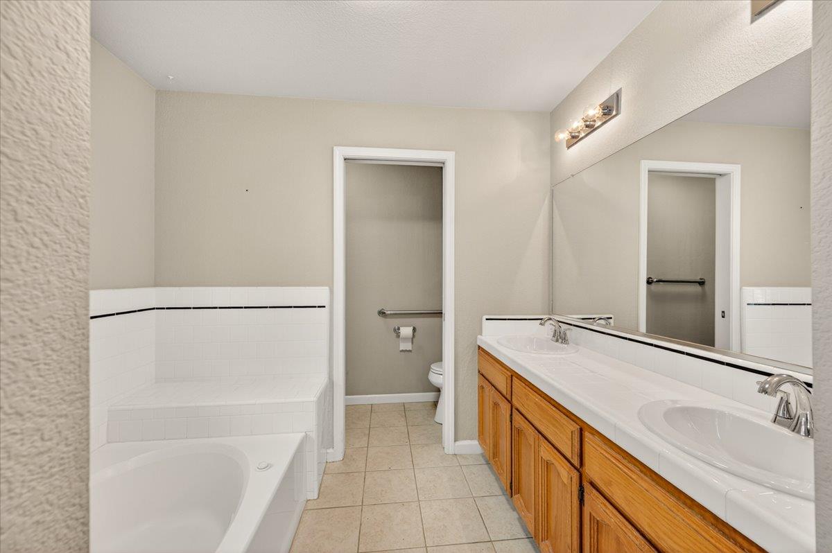 2375 Fallbrook Avenue Clovis, CA 93611 - Photo 23 of 34