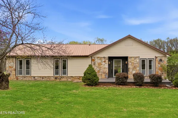 $399,900 | 157 Johnson Drive, Lenoir City, TN 37771