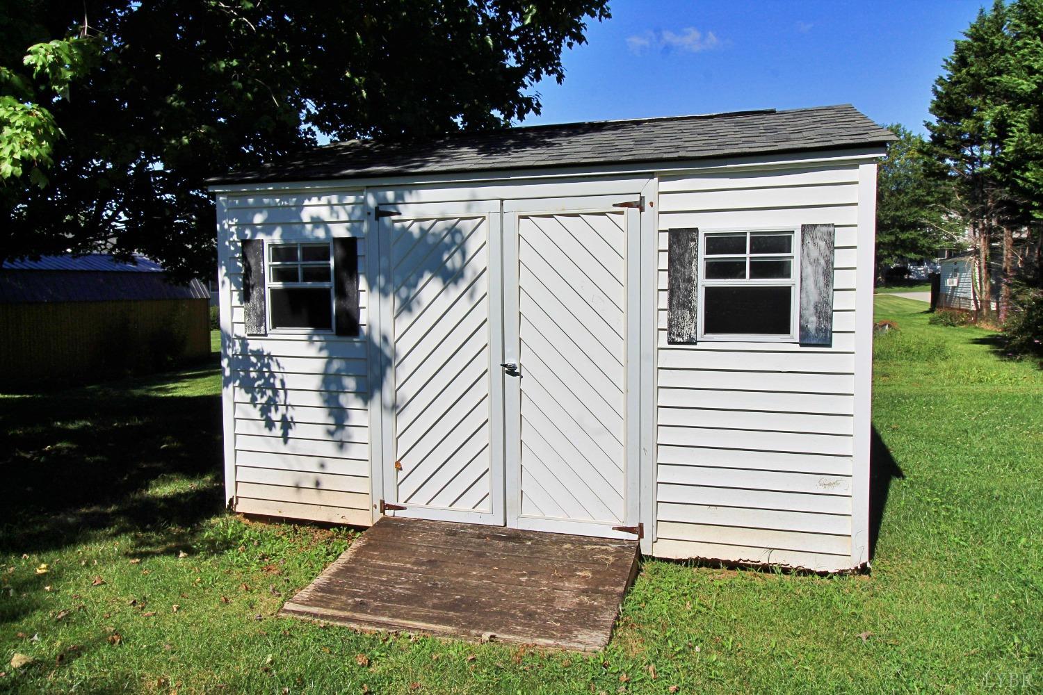 2899 Thomas Jefferson Road Forest, VA 24551 - Photo 21 of 22 a view of a house with a yard