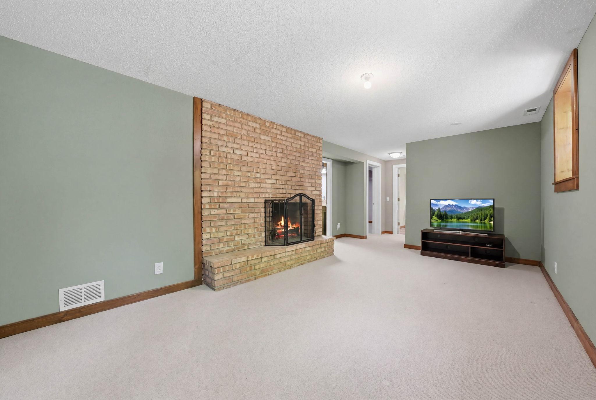 6930 Foxglove Circle Excelsior, MN 55331 - Photo 37 of 60