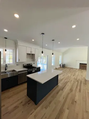 $779,900 | 25 Blaisdell Court, Unit 15, Raymond, NH 03077