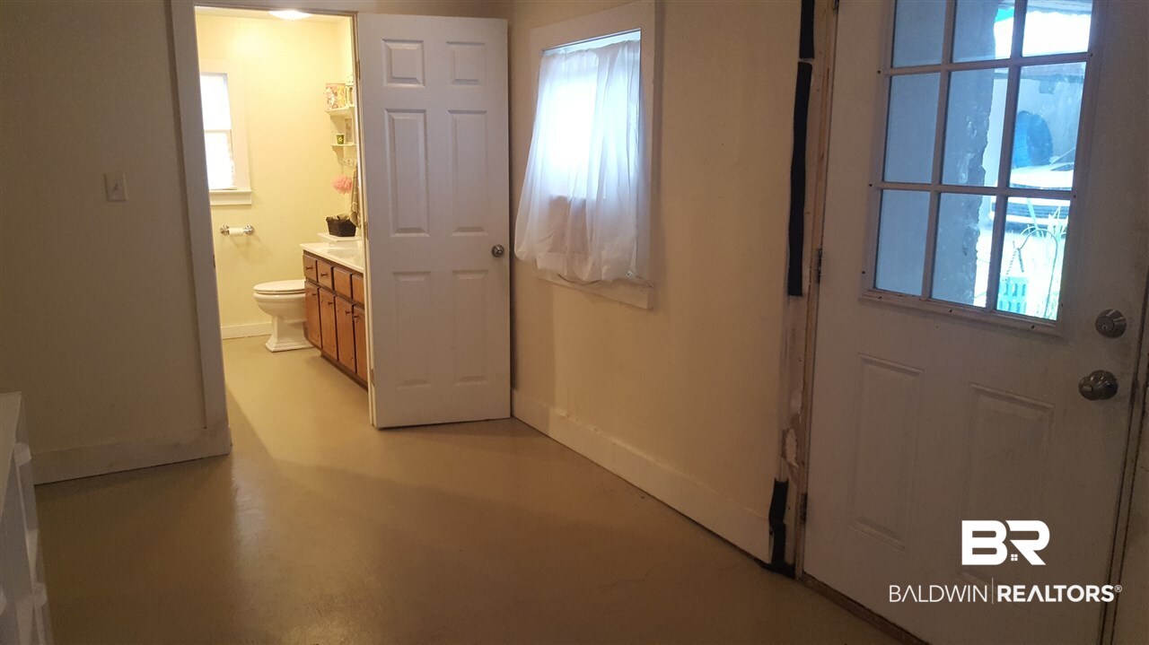 302 Congress Street Mobile, AL 36603 - Photo 11 of 18 Bath