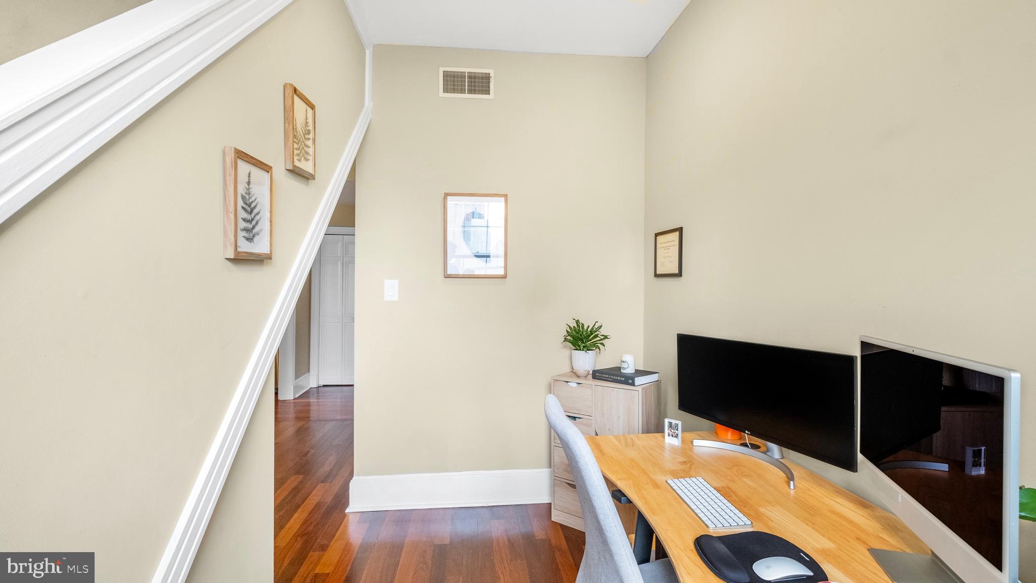 918 Spruce Street, Unit 10 Philadelphia, PA 19107 - Photo 11 of 18