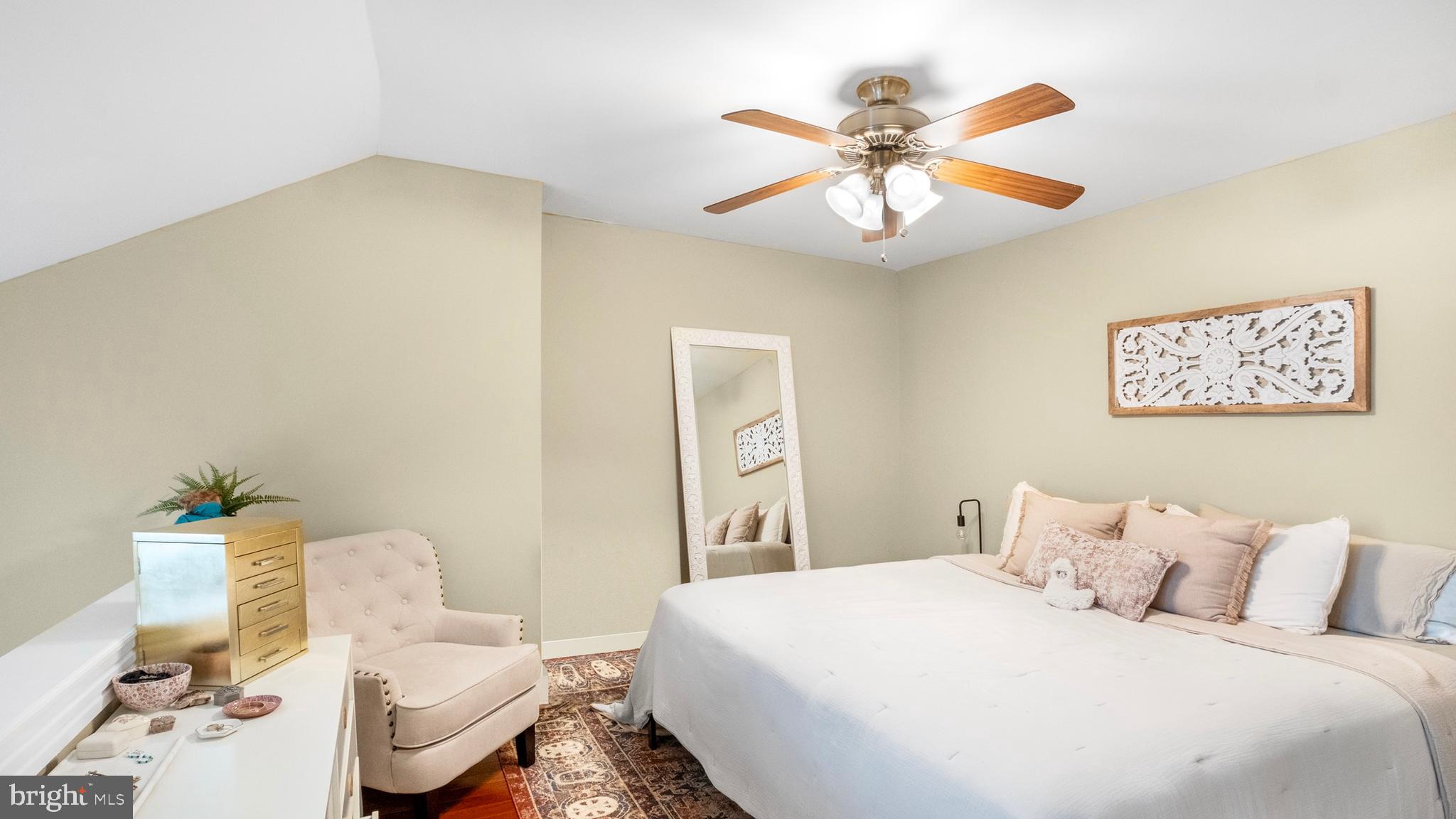 918 Spruce Street, Unit 10 Philadelphia, PA 19107 - Photo 15 of 18