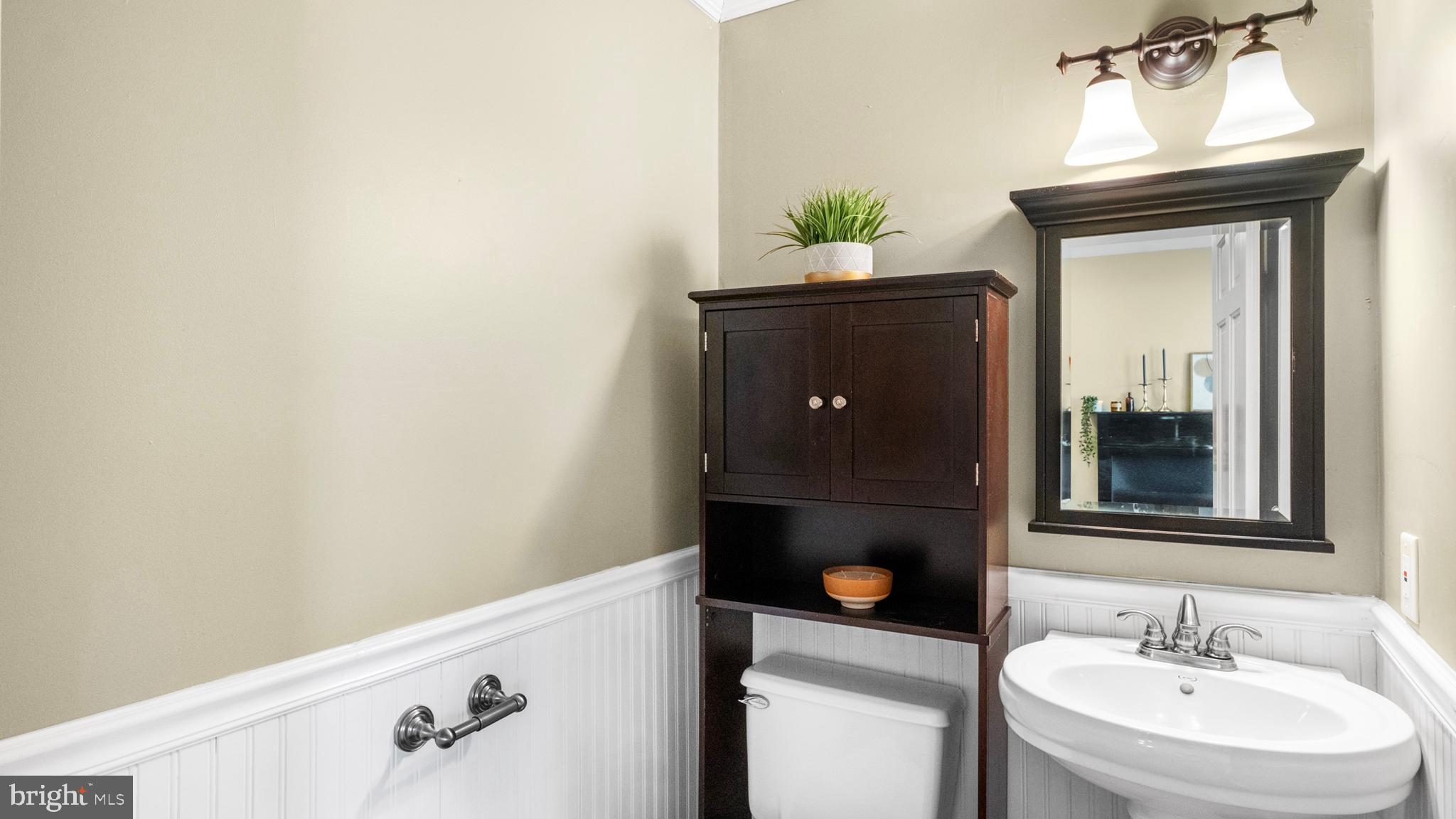 918 Spruce Street, Unit 10 Philadelphia, PA 19107 - Photo 17 of 18