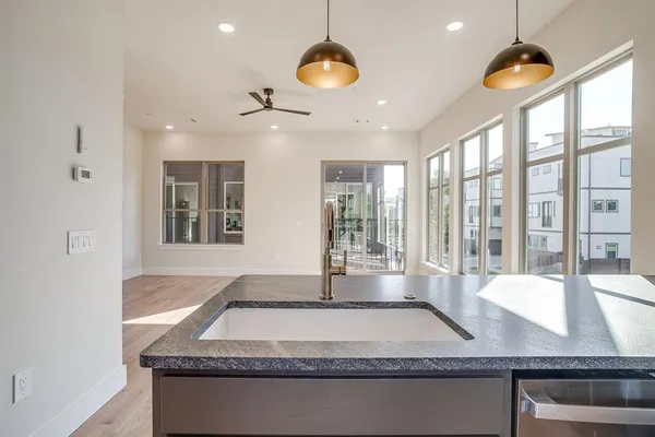 $3,100 | 2820 Weisenberger Street, Unit 110, Fort Worth, TX 76107