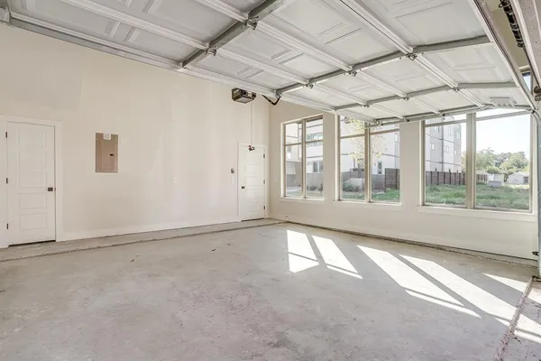 $3,100 | 2820 Weisenberger Street, Unit 110, Fort Worth, TX 76107