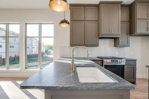 $3,100 | 2820 Weisenberger Street, Unit 110, Fort Worth, TX 76107