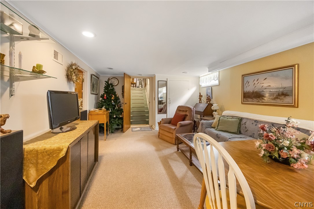 208 Harding Place Syracuse, NY 13205 - Photo 22 of 30