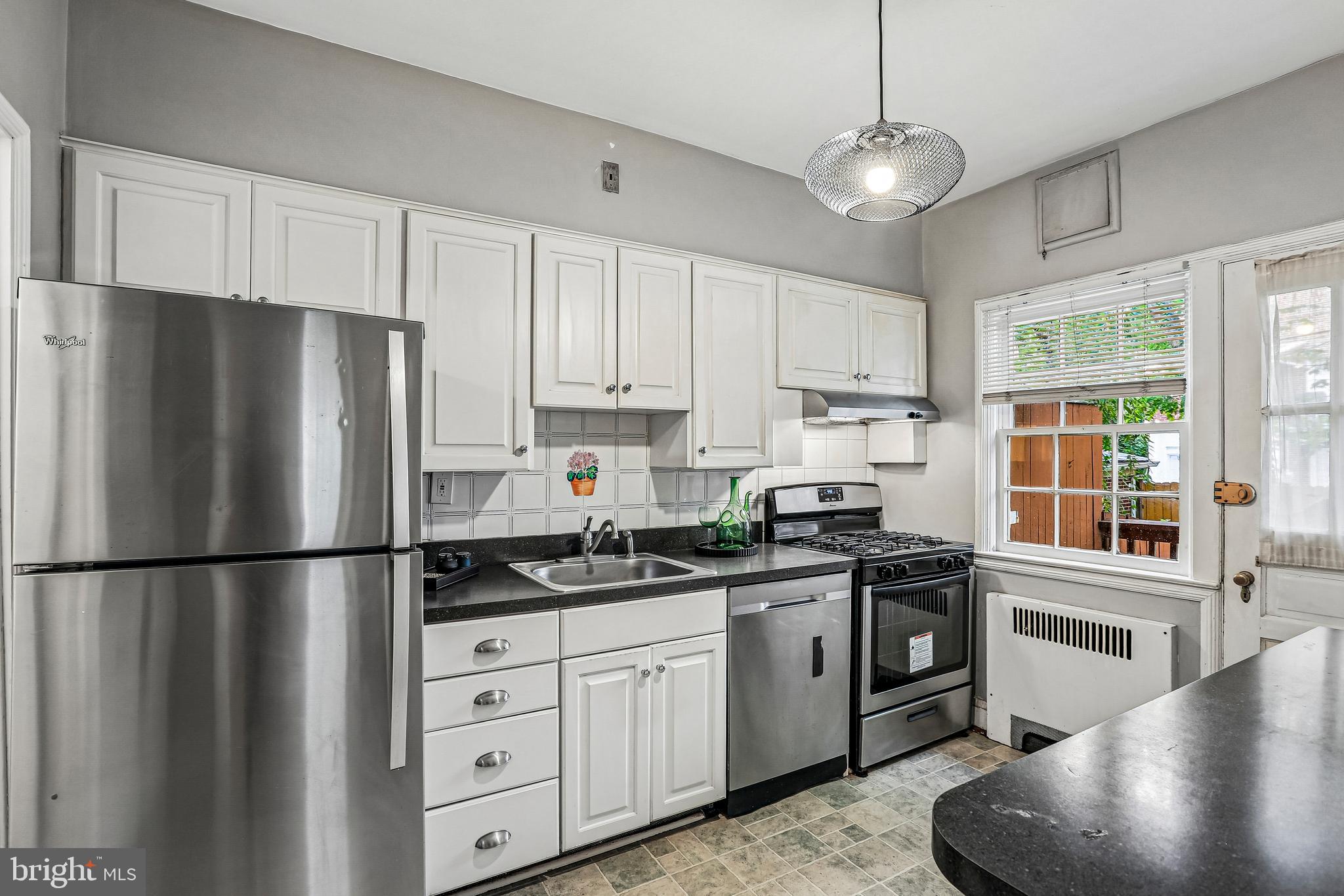 1528 Shadyside Road Baltimore, MD 21218 - Photo 4 of 39 Kitchen