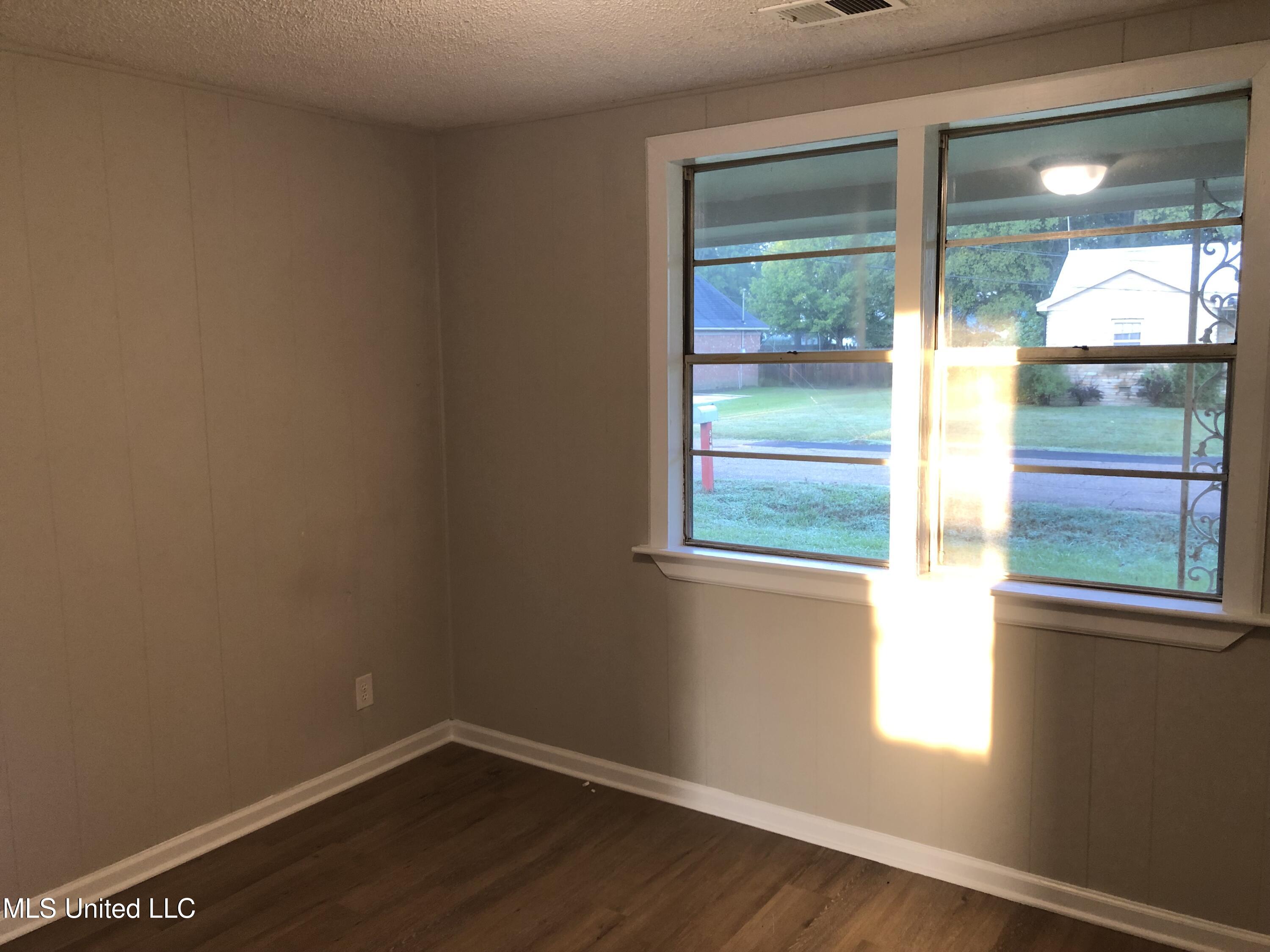 940 Dougherty Street Coldwater, MS 38618 - Photo 11 of 17 Photo Sep 07 2023, 7 00 46 AM