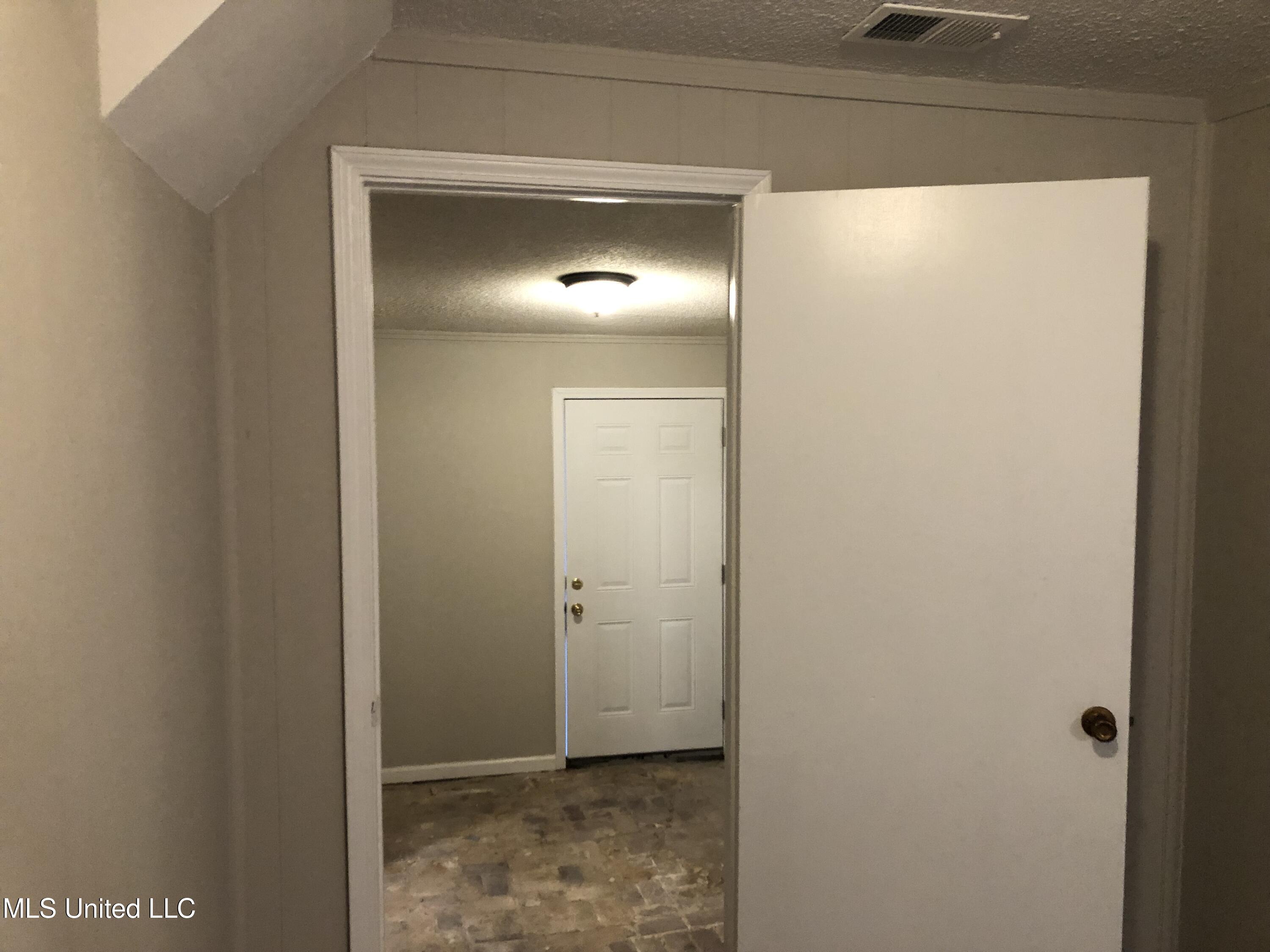 940 Dougherty Street Coldwater, MS 38618 - Photo 9 of 17 Photo Sep 07 2023, 6 59 25 AM