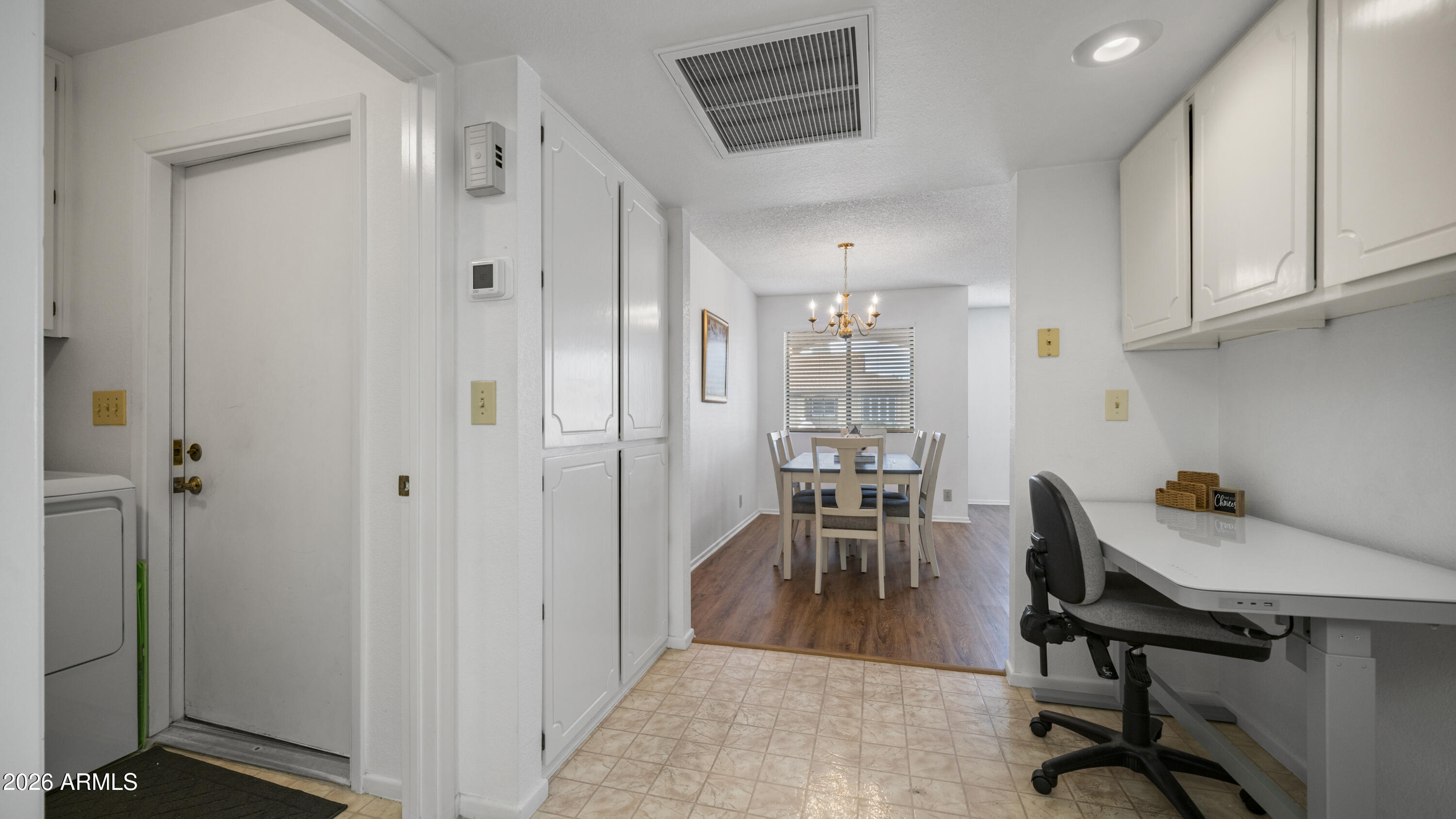 520 South Greenfield Road, Unit 22 Mesa, AZ 85206 - Photo 11 of 36 Nook for Desk