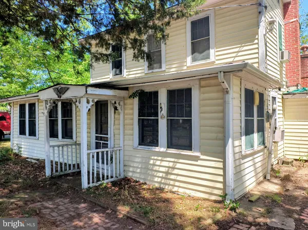 $249,900 | 21 Chamberlayne Street, Colonial Beach, VA 22443