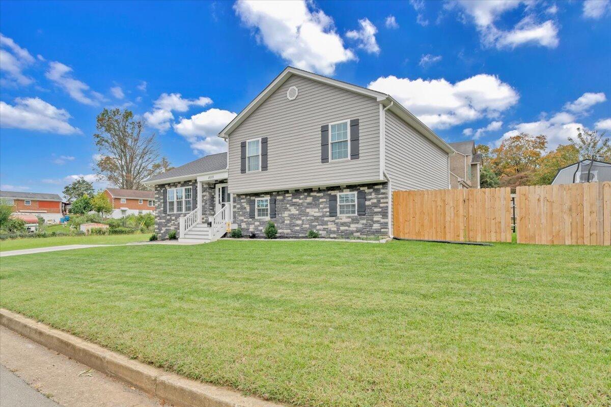 4018 Hazelridge Road Northwest Roanoke, VA 24012 - Photo 53 of 59 a view of a backyard with plants and large trees