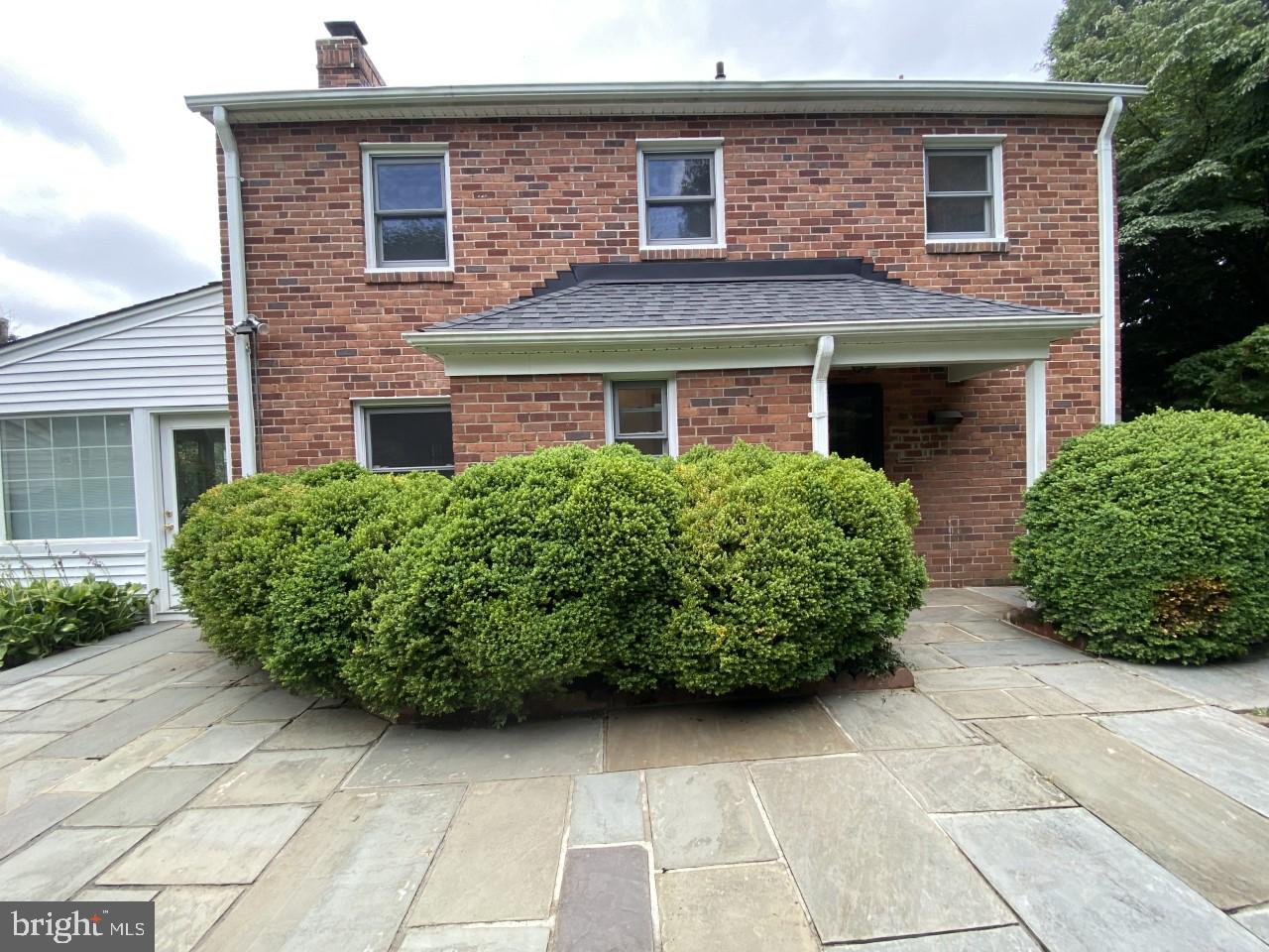 2572 Military Road Arlington, VA 22207 - Photo 6 of 10 Gallery Image 6