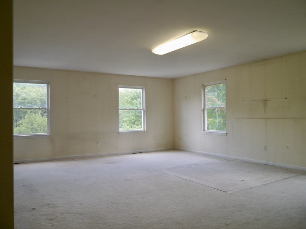 209 Old Farm Road Amherst, MA 01002 - Photo 15 of 23 Gallery Image 15