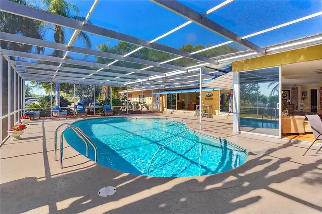 $640,000 | 475 Guerrant Street, Umatilla, FL 32784