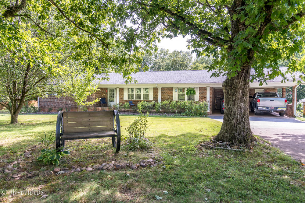 1413 Porter Bridge Road Maryville, TN 37803 - Photo 3 of 27 DSC_6086