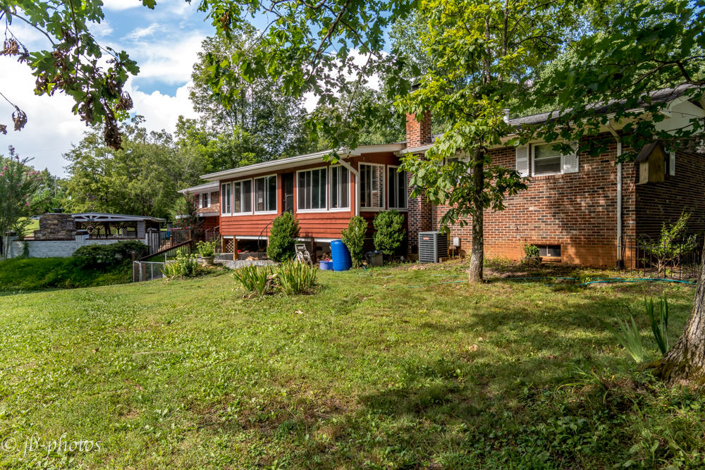 1413 Porter Bridge Road Maryville, TN 37803 - Photo 6 of 27 DSC_6094