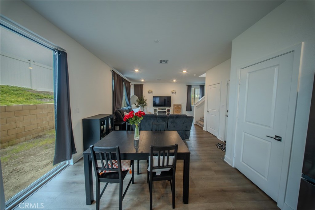 364 Castaic Way Rialto, CA 92377 - Photo 11 of 73