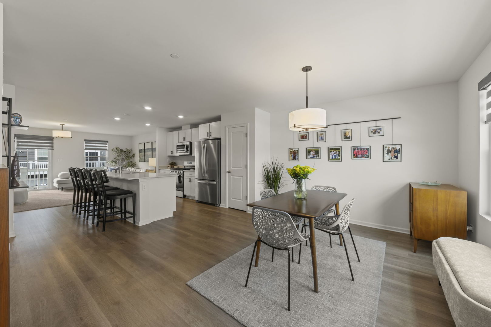 352 Bridgeview Court St. Charles, IL 60174 - Photo 12 of 20 a living room with furniture and kitchen view