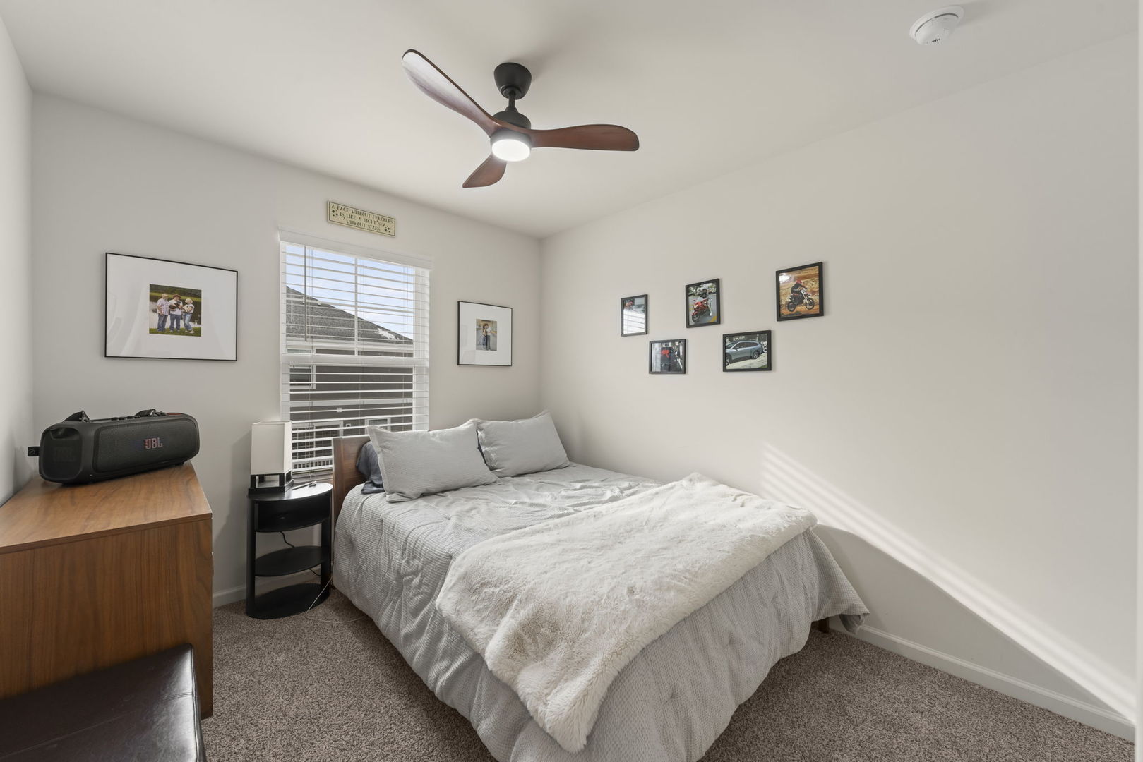 352 Bridgeview Court St. Charles, IL 60174 - Photo 17 of 20 a bedroom with a bed and a window