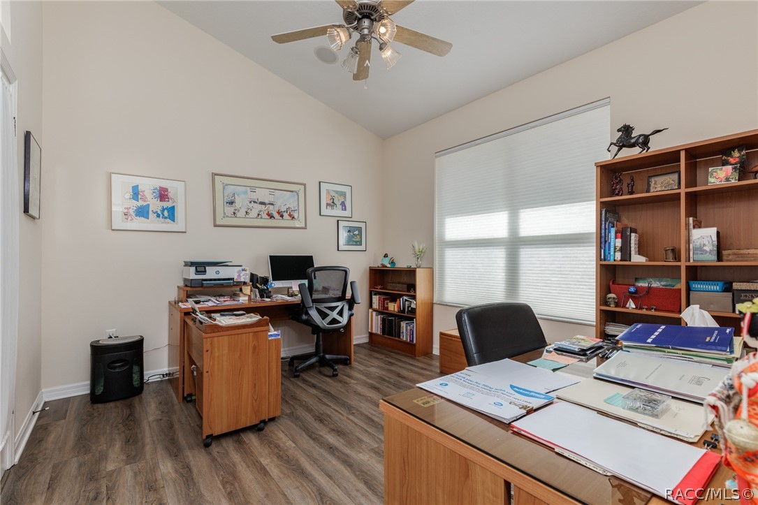 639 West Doerr Path Hernando, FL 34442 - Photo 10 of 61