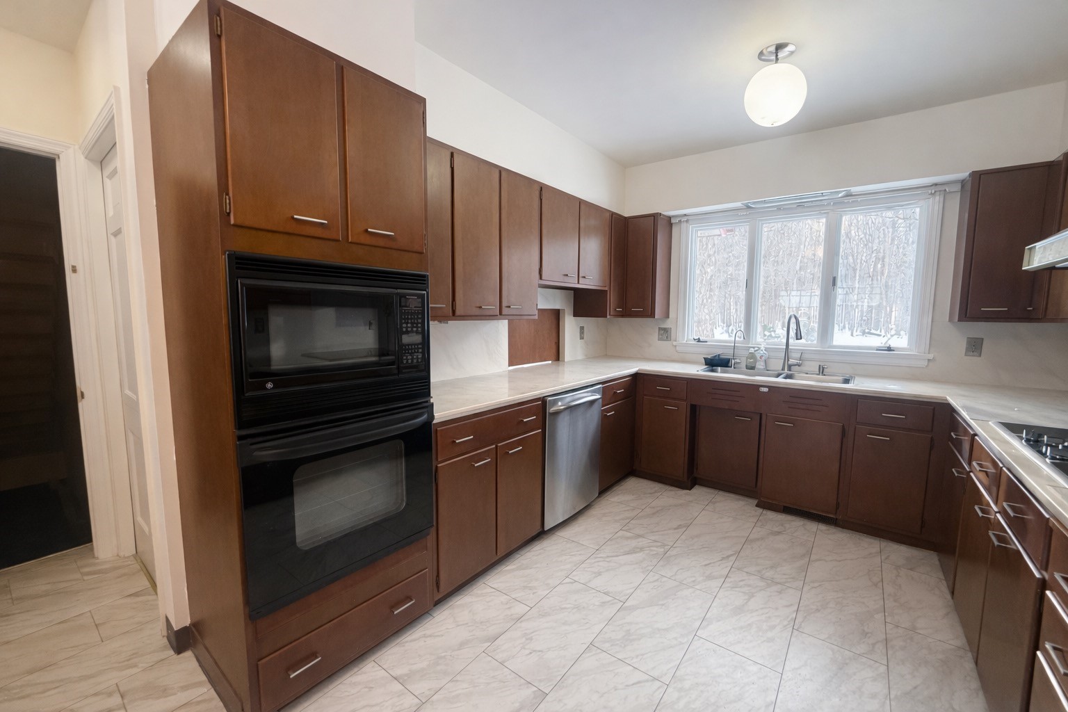 520 Murray Hill Road Vestal, NY 13850 - Photo 8 of 28