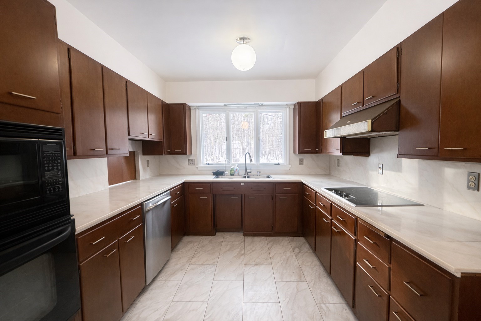 520 Murray Hill Road Vestal, NY 13850 - Photo 9 of 28