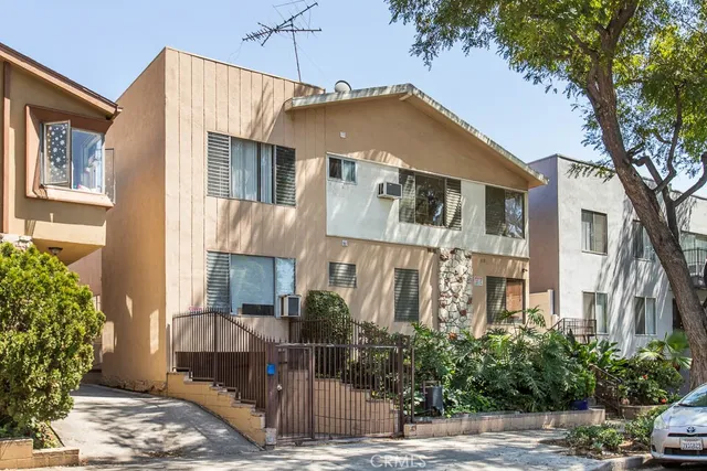 $1,850 | 930 North Stanley Avenue, Unit 8, West Hollywood, CA 90046
