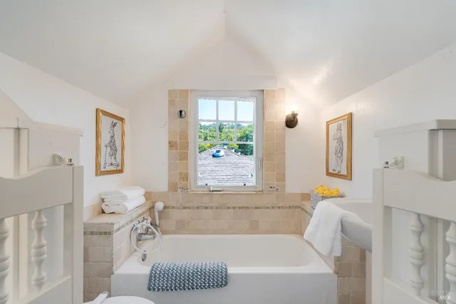 $1,365,000 | 203 East 1st Street, Napa, CA 94559