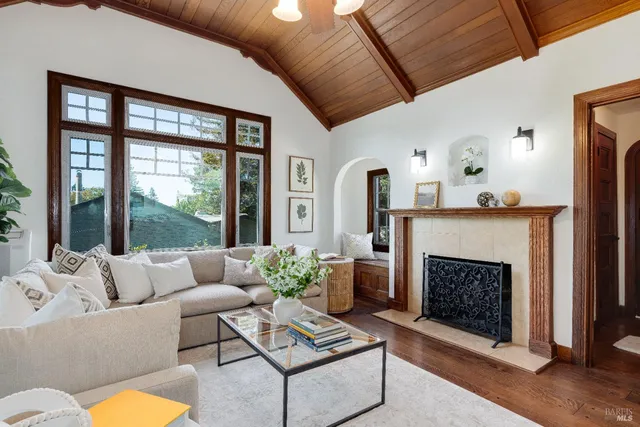 $1,365,000 | 203 East 1st Street, Napa, CA 94559