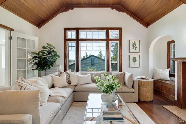 $1,365,000 | 203 East 1st Street, Napa, CA 94559