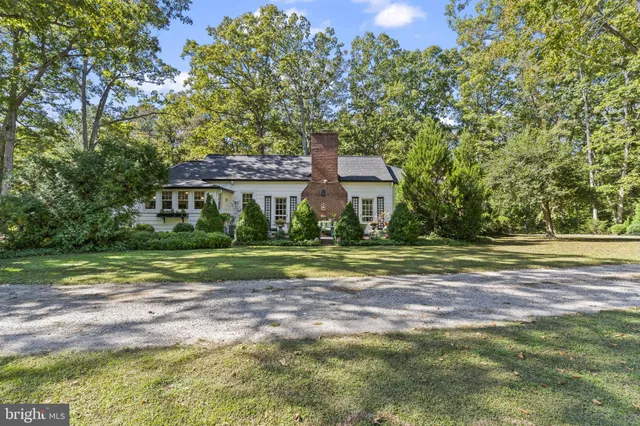 $985,000 | 8150 Fairground Road, La Plata, MD 20646