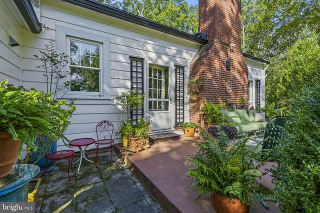 $985,000 | 8150 Fairground Road, La Plata, MD 20646