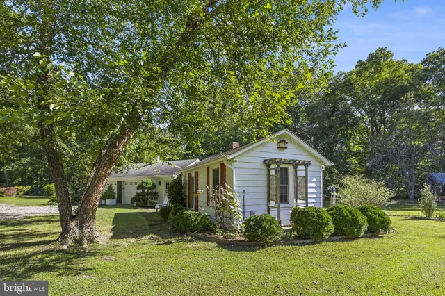 $985,000 | 8150 Fairground Road, La Plata, MD 20646