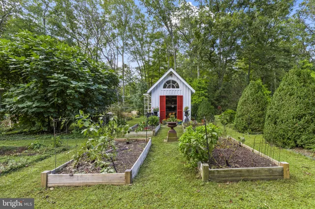 $985,000 | 8150 Fairground Road, La Plata, MD 20646